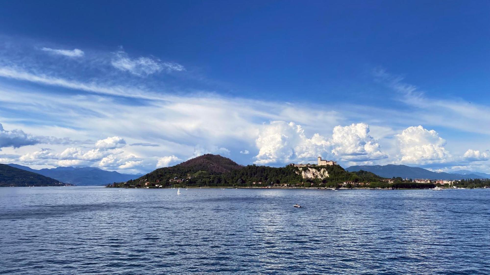 Fwl Romance On The Lake - Panorama Arona Kültér fotó