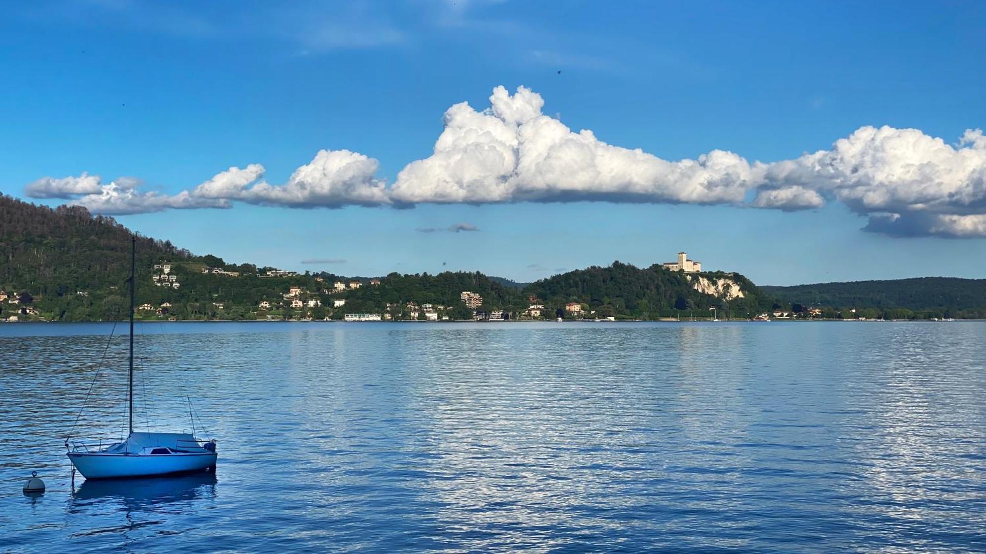 Fwl Romance On The Lake - Panorama Arona Kültér fotó